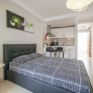 https://apartamentos-summerland.in-canary-islands.com